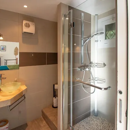 Vue Mer, 2ch, 60m². *